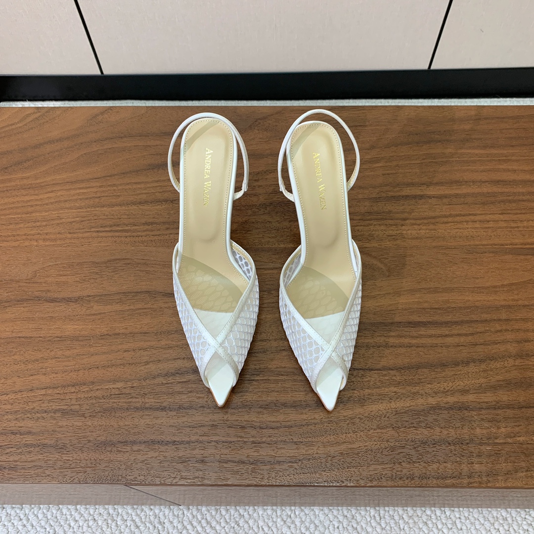 【Anderea Wazen】蕾丝凉鞋。纯手工蕾丝折叠工艺，非常的美，上脚无敌了。鞋面进口真丝+蕾丝。羊
