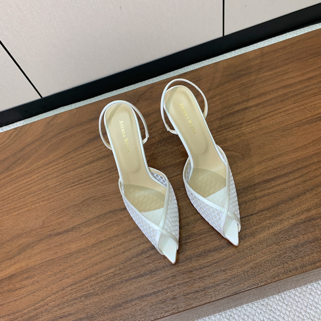 【Anderea Wazen】蕾丝凉鞋。纯手工蕾丝折叠工艺，非常的美，上脚无敌了。鞋面进口真丝+蕾丝。羊