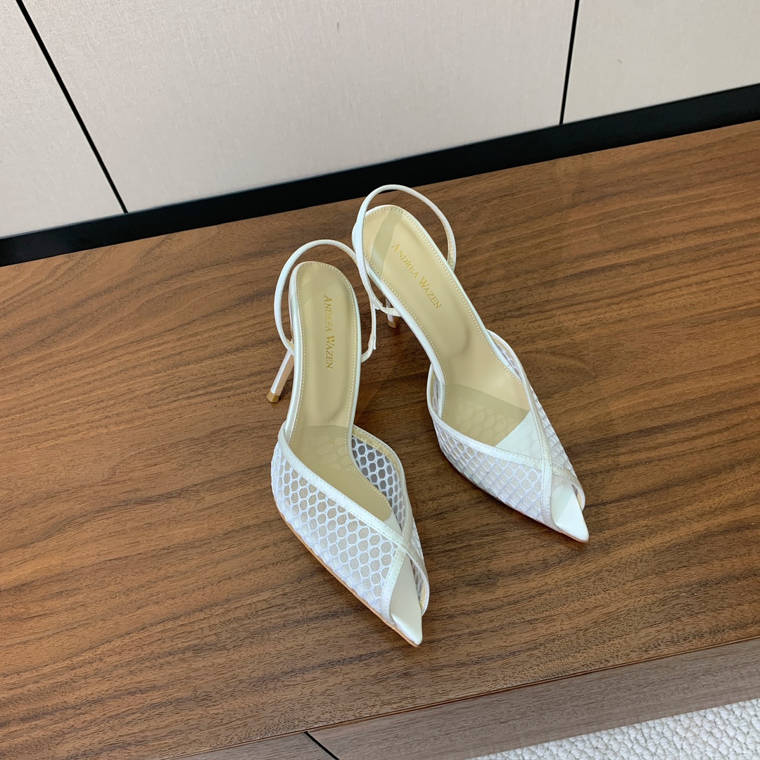 【Anderea Wazen】蕾丝凉鞋。纯手工蕾丝折叠工艺，非常的美，上脚无敌了。鞋面进口真丝+蕾丝。羊