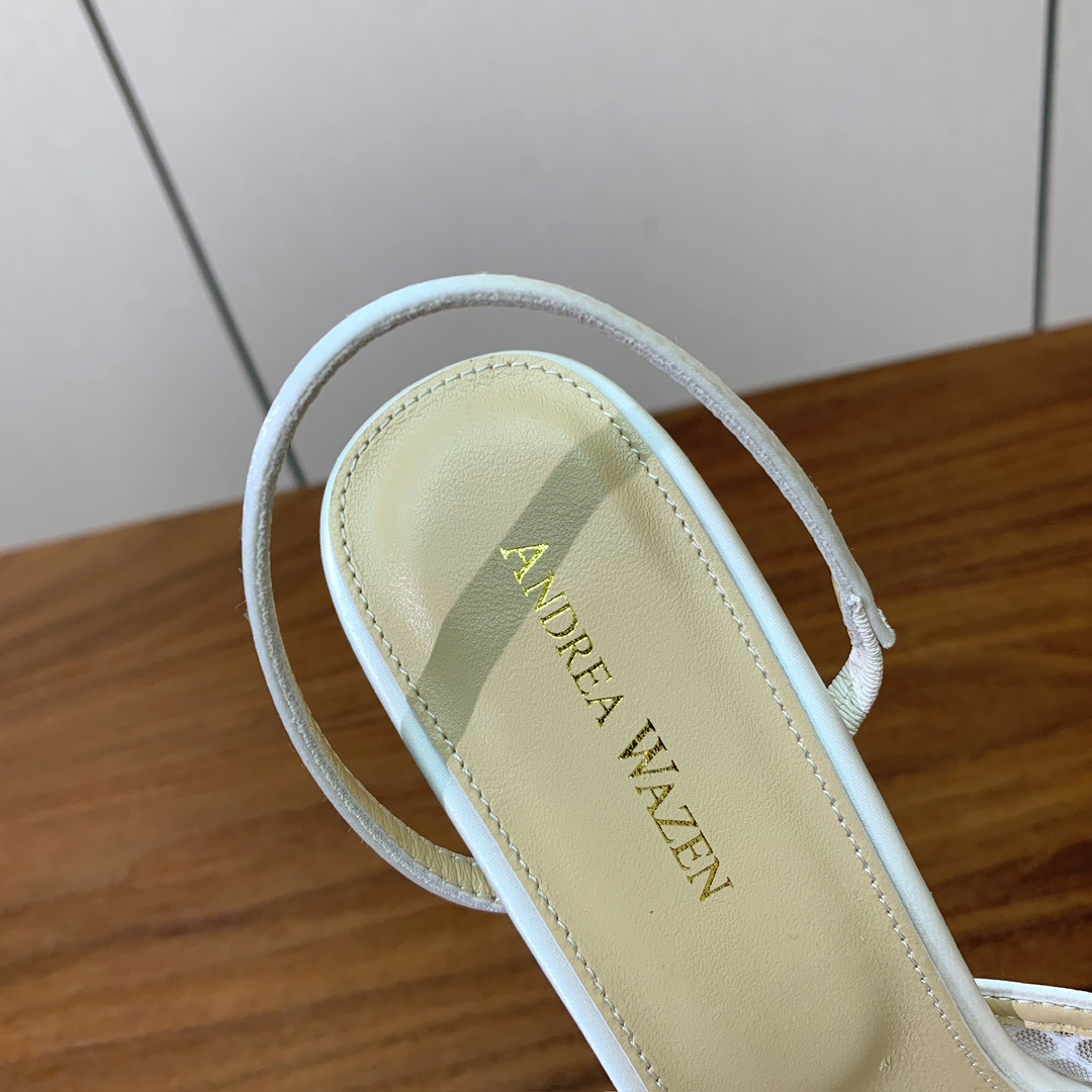 【Anderea Wazen】蕾丝凉鞋。纯手工蕾丝折叠工艺，非常的美，上脚无敌了。鞋面进口真丝+蕾丝。羊