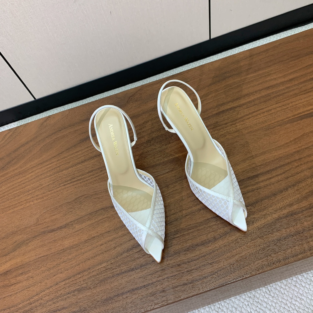 【Anderea Wazen】蕾丝凉鞋。纯手工蕾丝折叠工艺，非常的美，上脚无敌了。鞋面进口真丝+蕾丝。羊