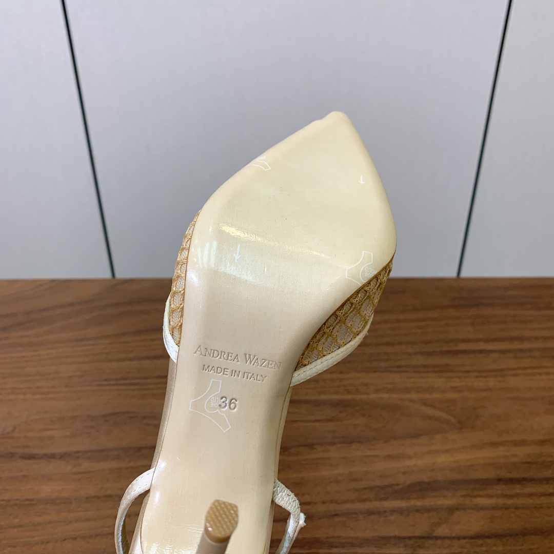 【Anderea Wazen】蕾丝凉鞋。纯手工蕾丝折叠工艺，非常的美，上脚无敌了。鞋面进口真丝+蕾丝。羊