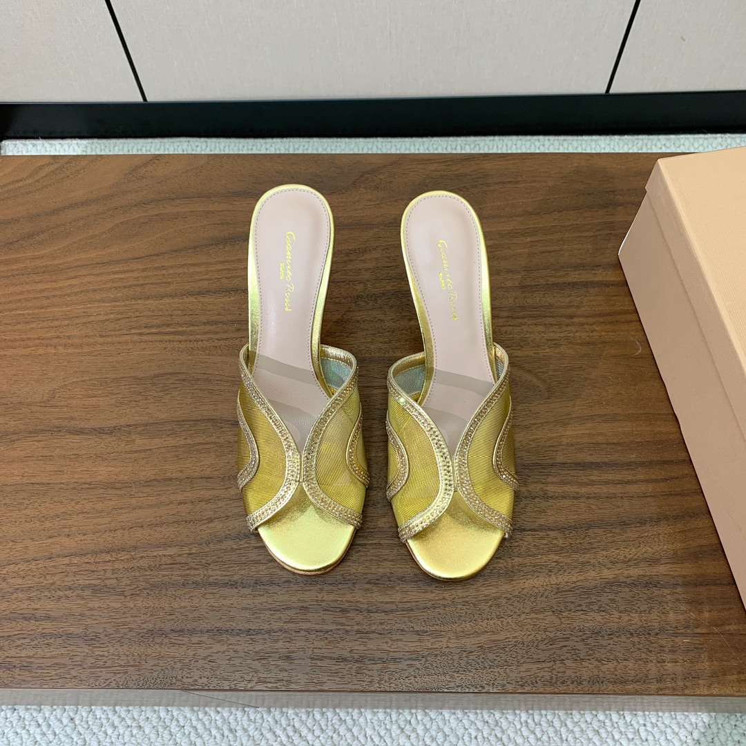 NO:785316,【Gianvit* Ross*】Mesh high-heeled slippers with hot rhinestones. They are loomingly sexy and really a must-have!  The upper is made of leather with mesh. Sheepskin feet, genuine leather outsole. Heel height 8.5cm, size 35-42 (customized 40, 41, 42 are non-refundable). Batch, high heels and slippers, high heels, slippers, sheepskin, Leather soles19860909【Gianvit* Ross*】网纱烫钻高跟拖鞋.若隐若现的性感、真是绝绝子！鞋面采用皮面配网纱.羊皮垫脚,真皮大底.跟高8.5cm 码数35-42（40、41、42定制不退换） 批,高跟鞋拖鞋,high heels,slippers,sheepskin,Leather soles,Women's Shoes