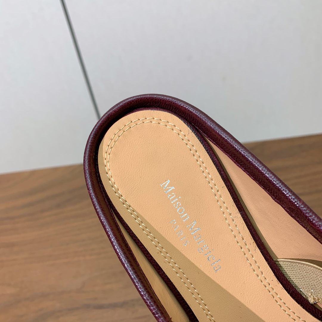 【Maison Margie*a】玛吉拉分趾拖鞋。复古韵味，显瘦百搭。鞋面原版植柔羊皮、爆裂皮。羊皮内里
