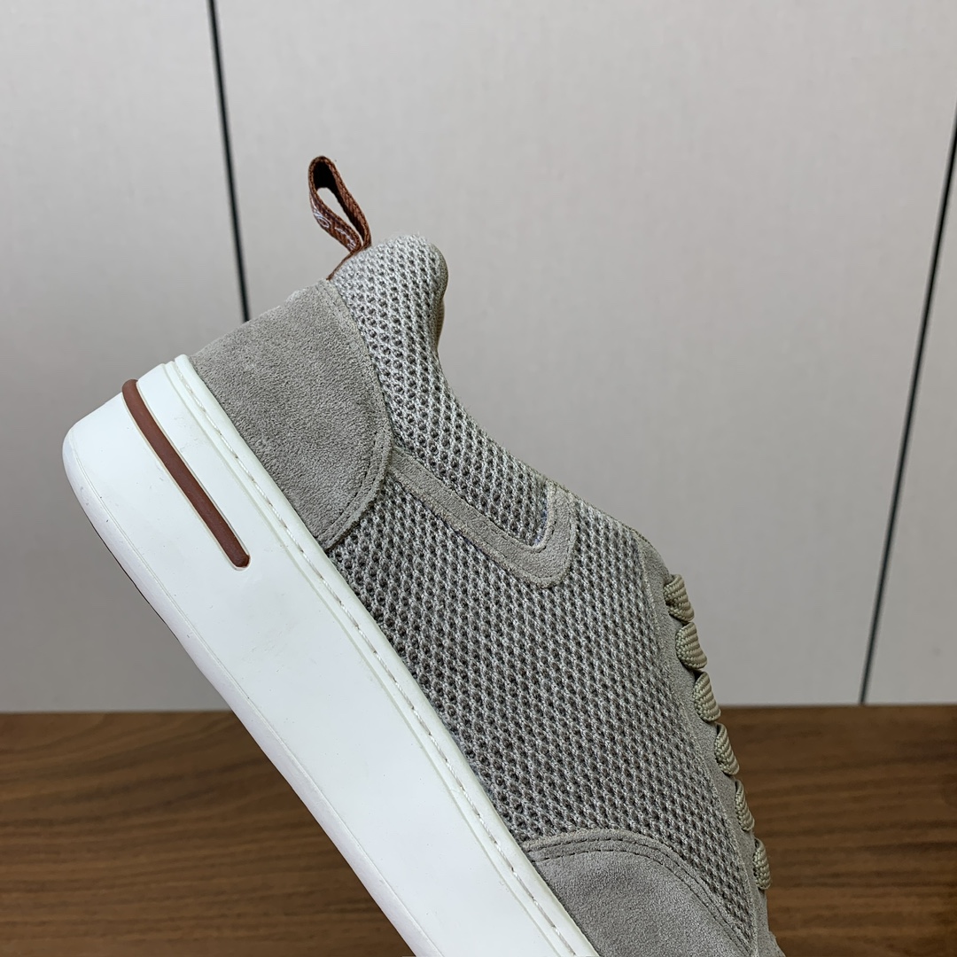 【Loro Piana】男款网面拼接休闲鞋。简约时尚，鞋面采用网面拼接牛反绒。羊皮垫脚。定制橡胶底。码数
