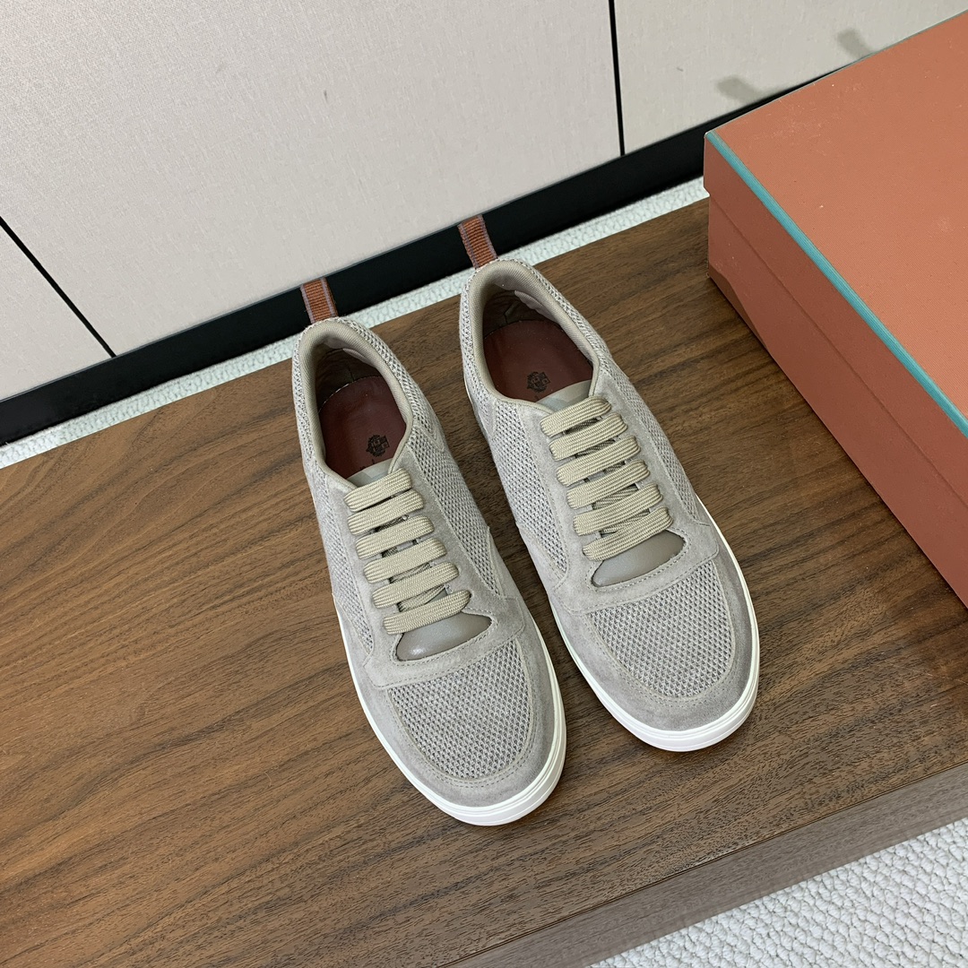【Loro Piana】男款网面拼接休闲鞋。简约时尚，鞋面采用网面拼接牛反绒。羊皮垫脚。定制橡胶底。码数