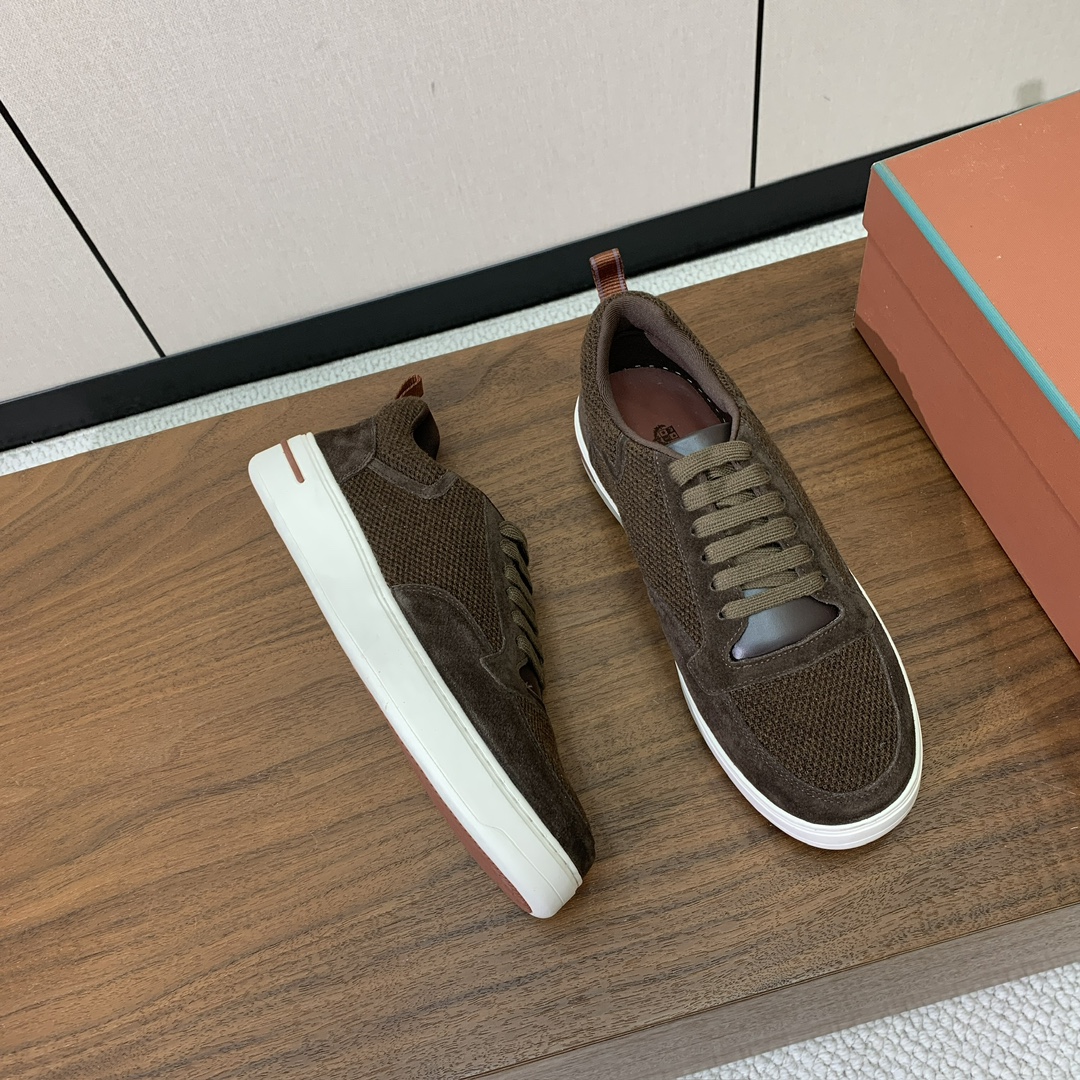 【Loro Piana】男款网面拼接休闲鞋。简约时尚，鞋面采用网面拼接牛反绒。羊皮垫脚。定制橡胶底。码数