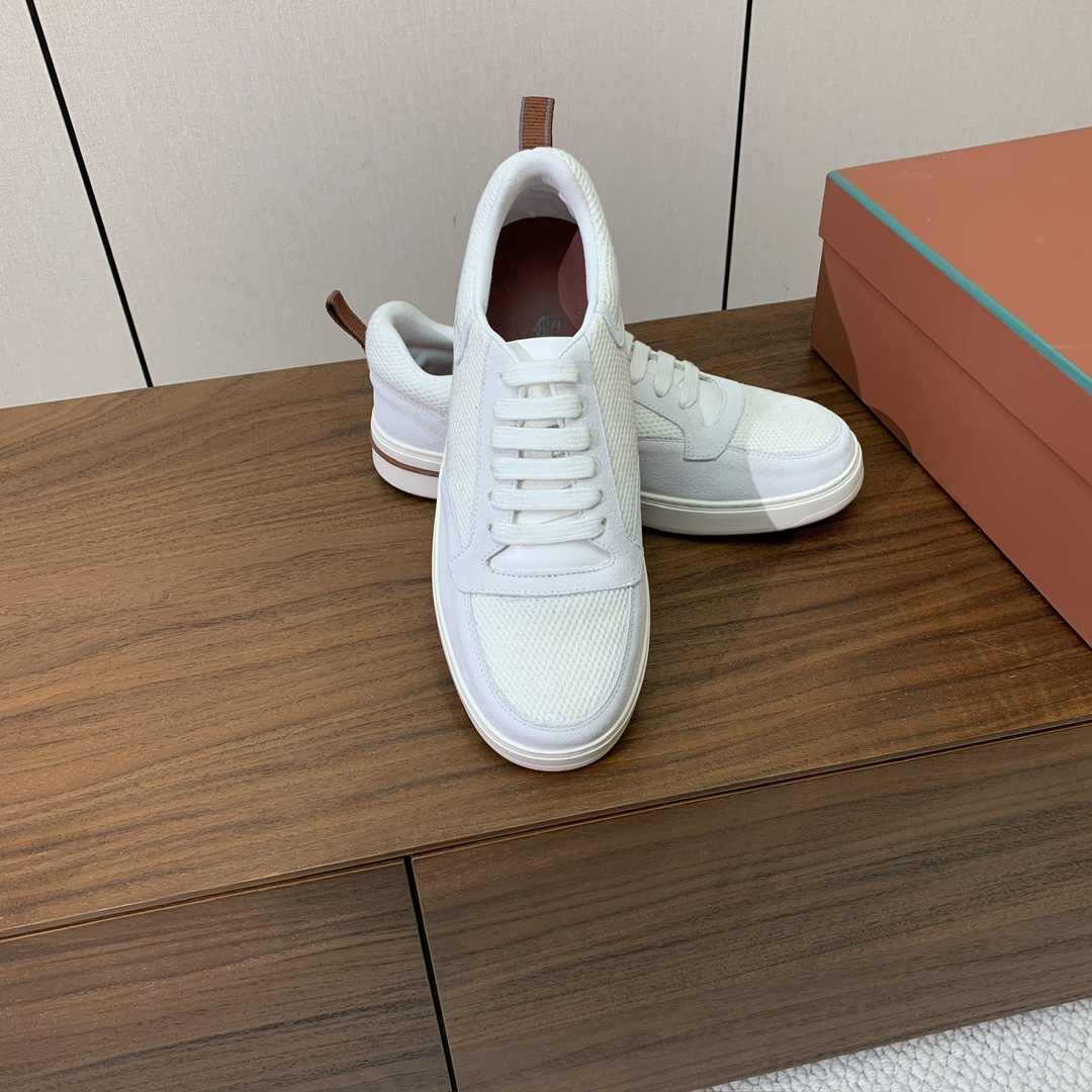 【Loro Piana】男款网面拼接休闲鞋。简约时尚，鞋面采用网面拼接牛反绒。羊皮垫脚。定制橡胶底。码数
