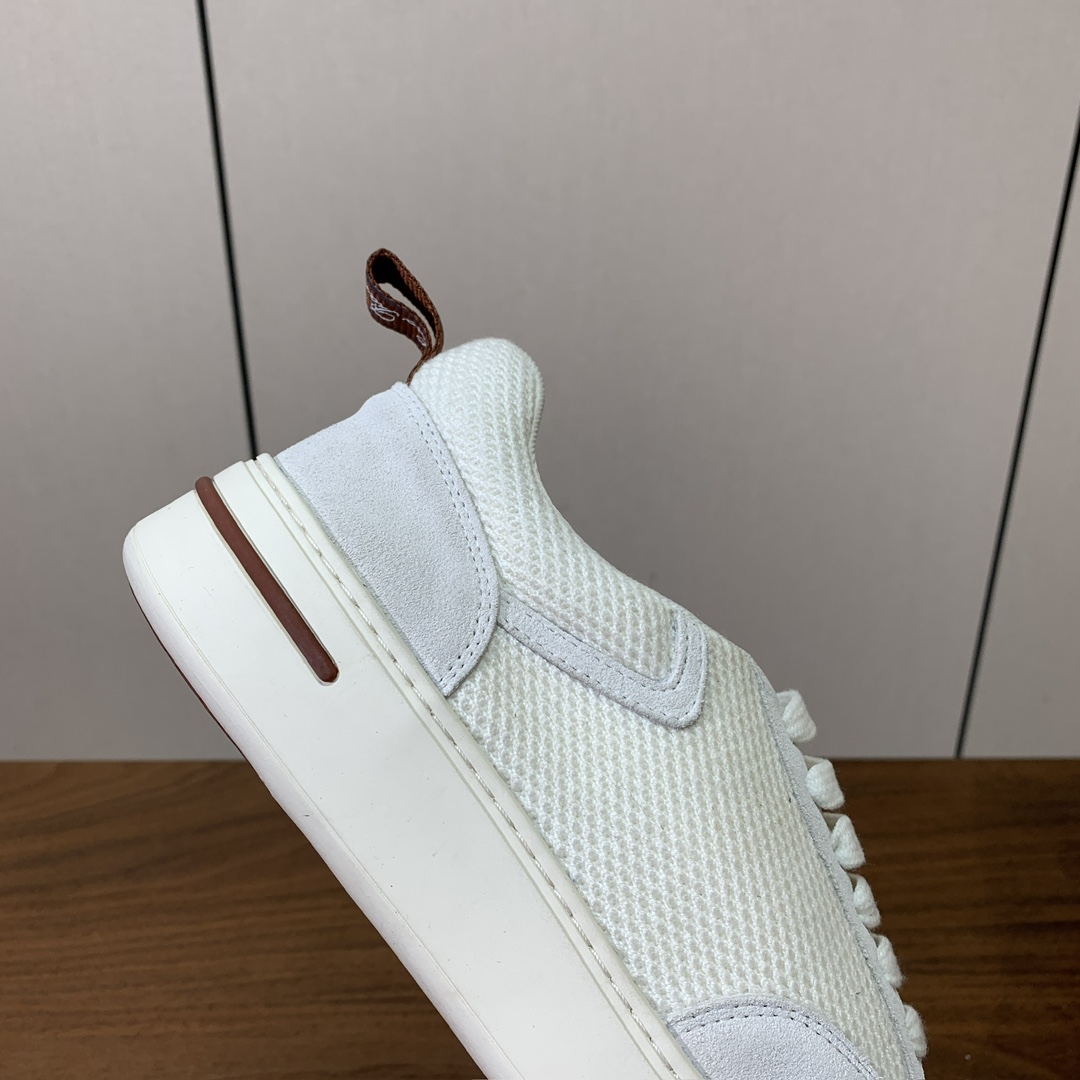 【Loro Piana】男款网面拼接休闲鞋。简约时尚，鞋面采用网面拼接牛反绒。羊皮垫脚。定制橡胶底。码数