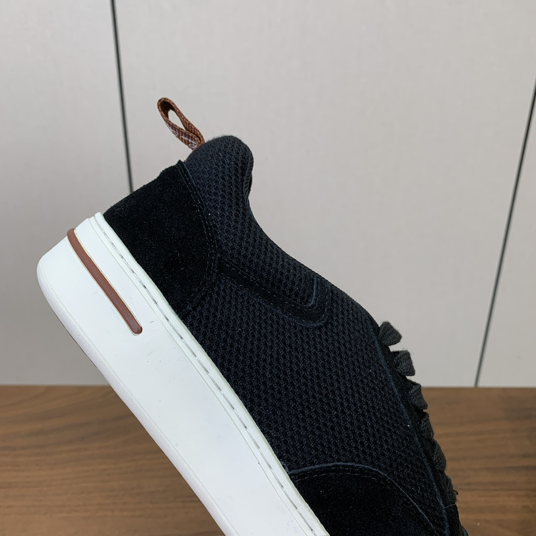 【Loro Piana】男款网面拼接休闲鞋。简约时尚，鞋面采用网面拼接牛反绒。羊皮垫脚。定制橡胶底。码数