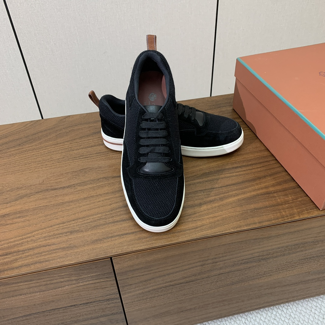 【Loro Piana】男款网面拼接休闲鞋。简约时尚，鞋面采用网面拼接牛反绒。羊皮垫脚。定制橡胶底。码数