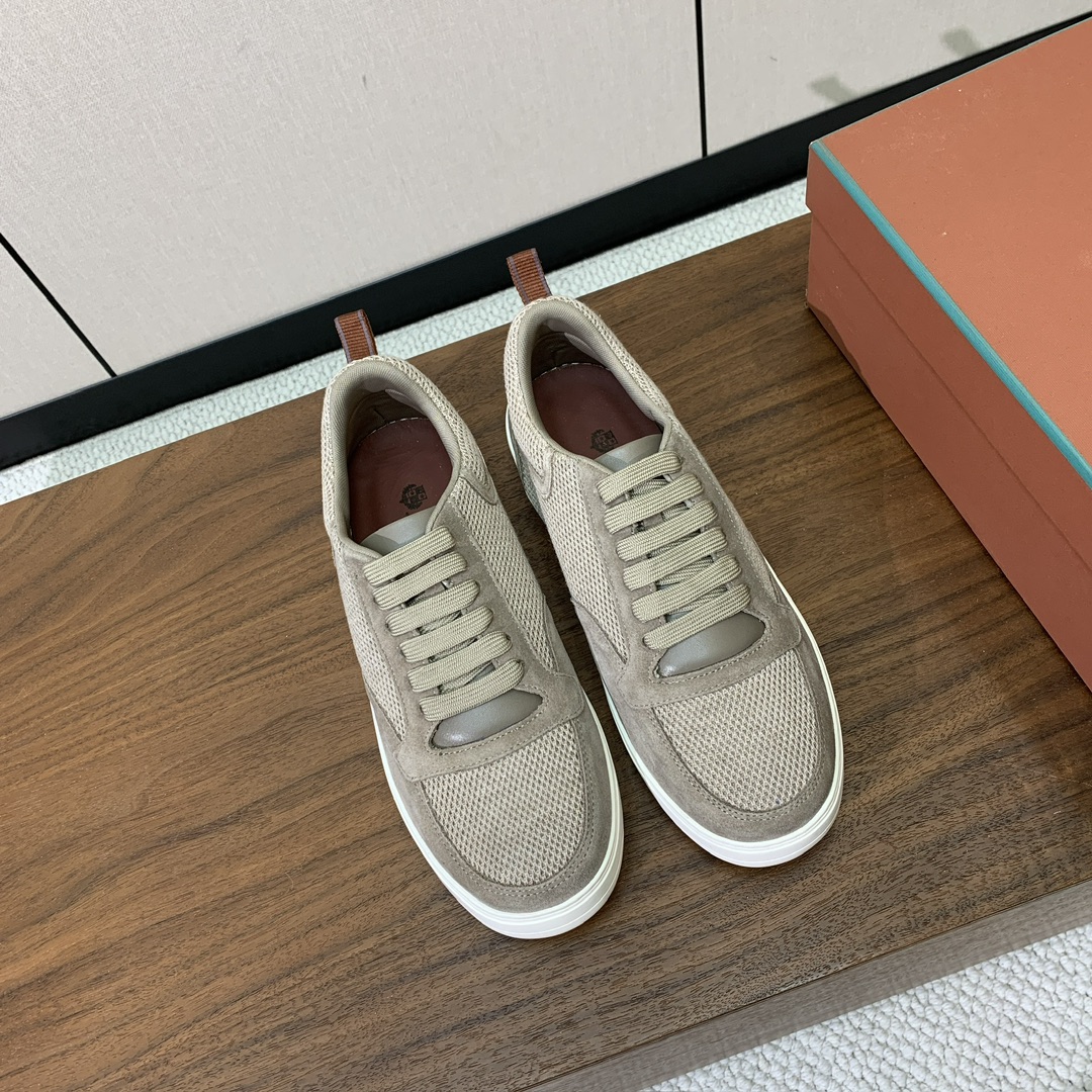 【Loro Piana】男款网面拼接休闲鞋。简约时尚，鞋面采用网面拼接牛反绒。羊皮垫脚。定制橡胶底。码数
