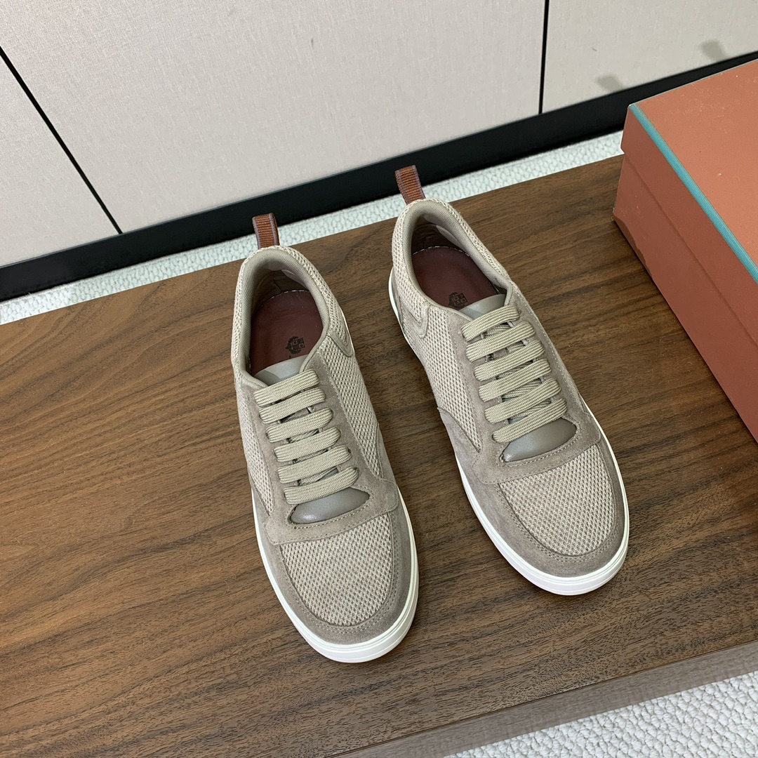 【Loro Piana】男款网面拼接休闲鞋。简约时尚，鞋面采用网面拼接牛反绒。羊皮垫脚。定制橡胶底。码数