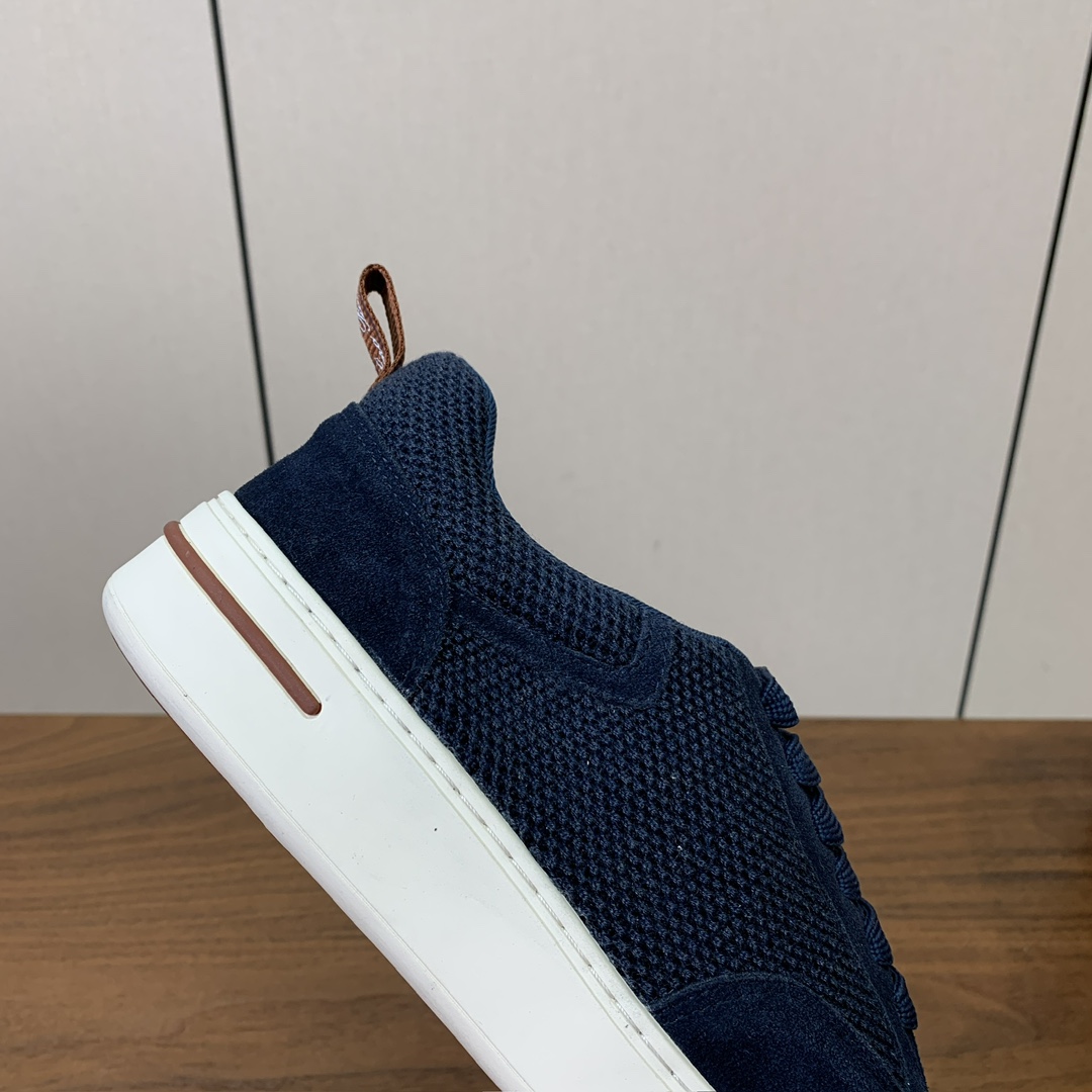 【Loro Piana】男款网面拼接休闲鞋。简约时尚，鞋面采用网面拼接牛反绒。羊皮垫脚。定制橡胶底。码数