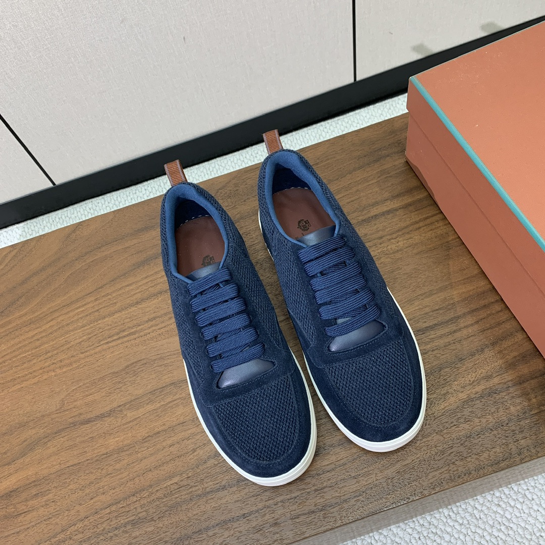 【Loro Piana】男款网面拼接休闲鞋。简约时尚，鞋面采用网面拼接牛反绒。羊皮垫脚。定制橡胶底。码数