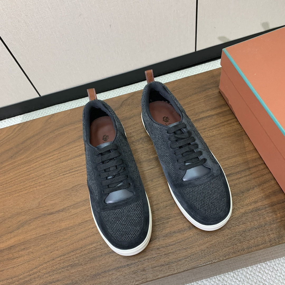 【Loro Piana】男款网面拼接休闲鞋。简约时尚，鞋面采用网面拼接牛反绒。羊皮垫脚。定制橡胶底。码数
