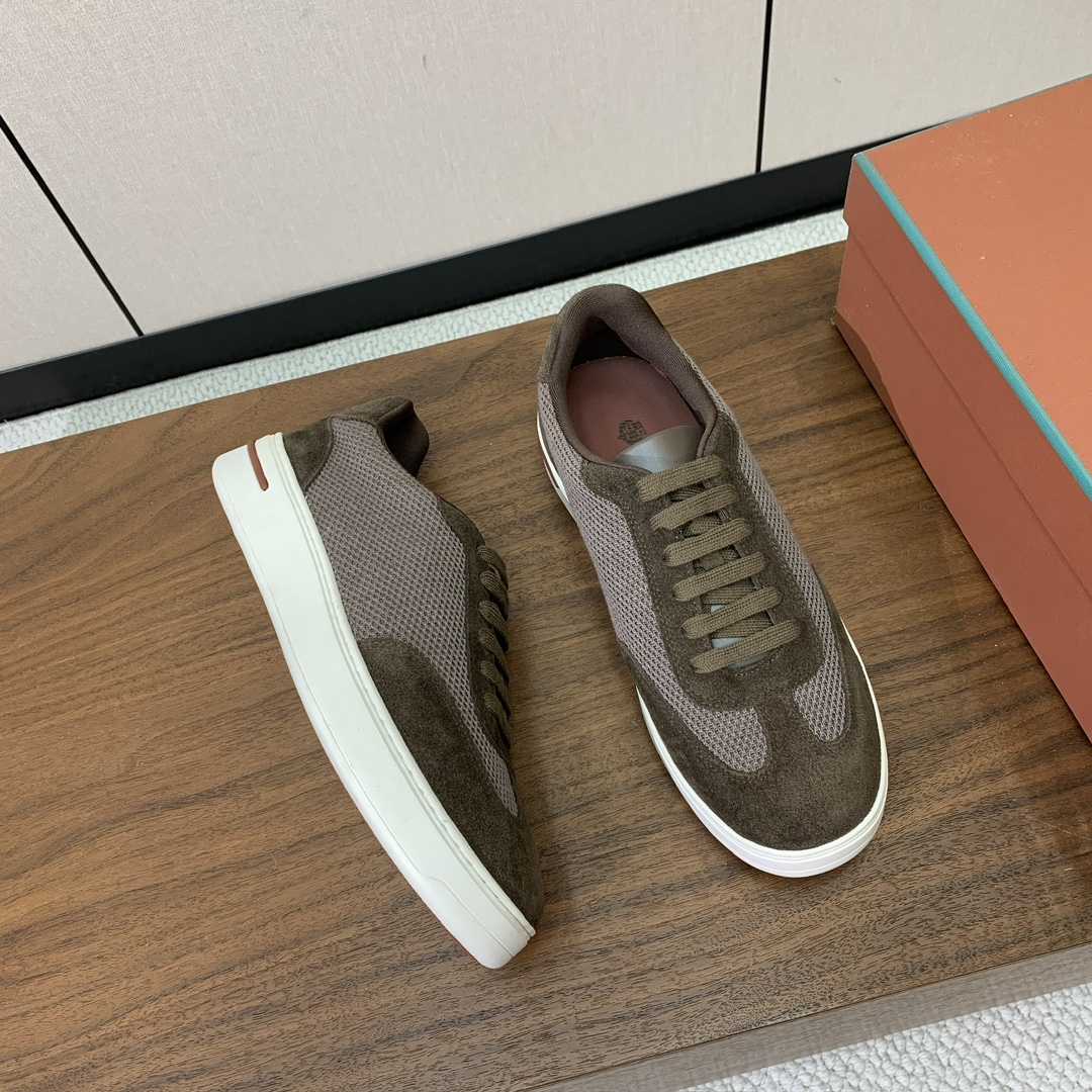 【Loro Piana】男款网面拼接休闲鞋。简约时尚，鞋面采用网面拼接牛反绒。羊皮垫脚。定制橡胶底。码数