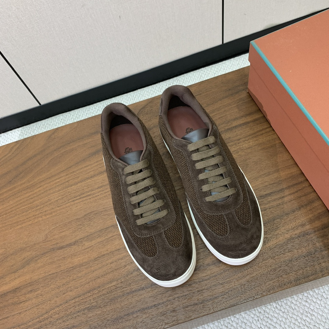 【Loro Piana】男款网面拼接休闲鞋。简约时尚，鞋面采用网面拼接牛反绒。羊皮垫脚。定制橡胶底。码数