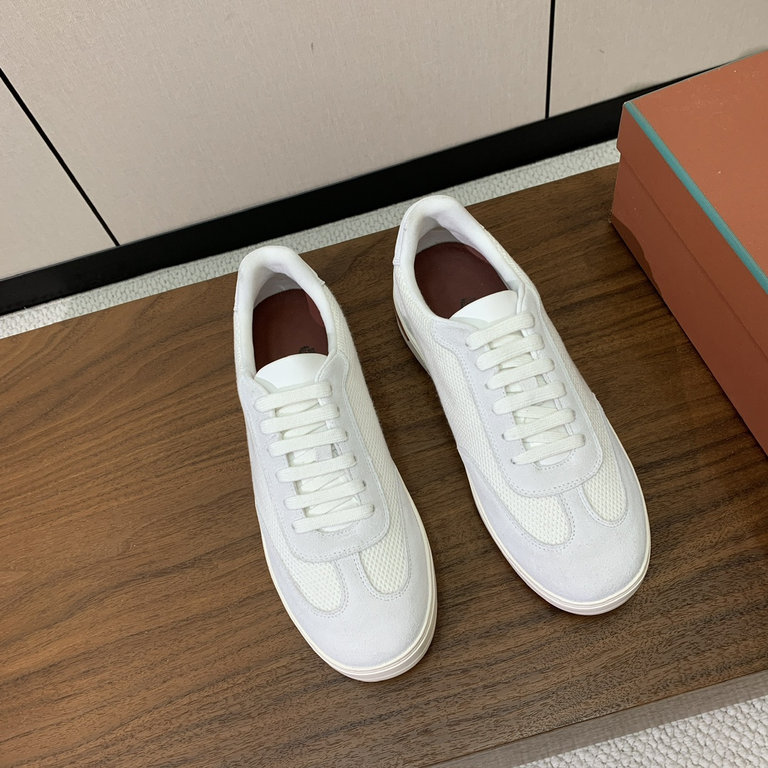 【Loro Piana】男款网面拼接休闲鞋。简约时尚，鞋面采用网面拼接牛反绒。羊皮垫脚。定制橡胶底。码数