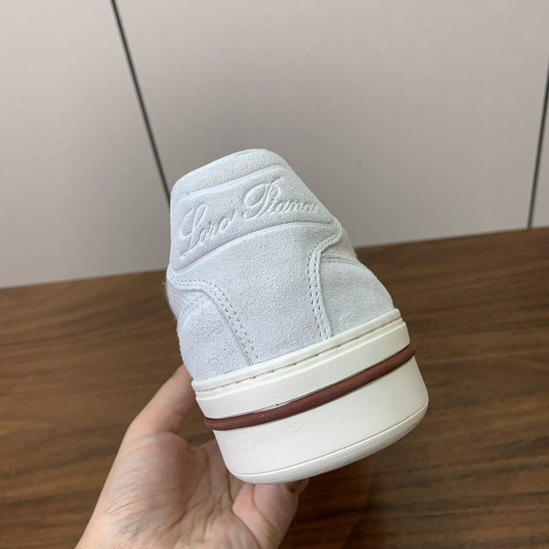 【Loro Piana】男款网面拼接休闲鞋。简约时尚，鞋面采用网面拼接牛反绒。羊皮垫脚。定制橡胶底。码数