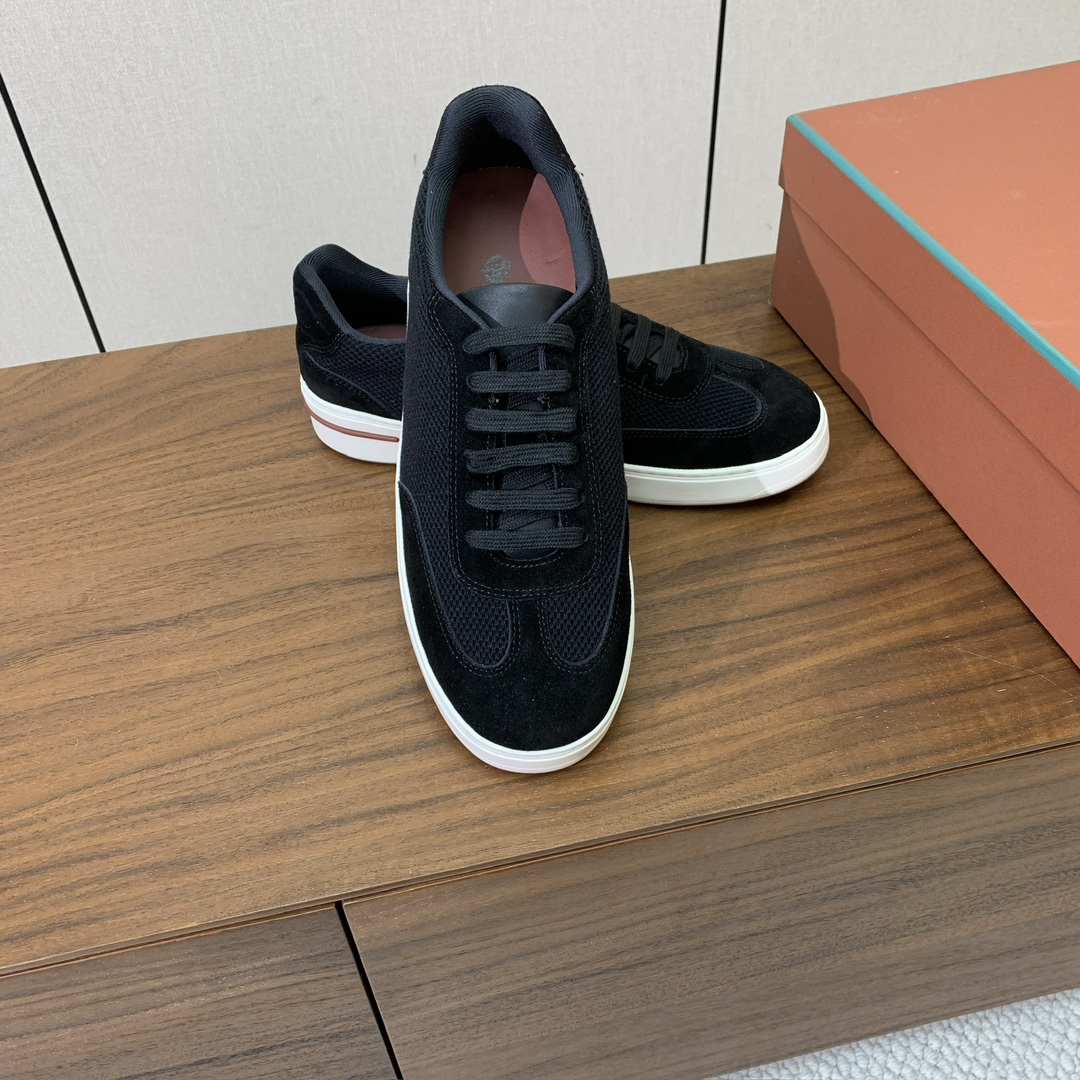 【Loro Piana】男款网面拼接休闲鞋。简约时尚，鞋面采用网面拼接牛反绒。羊皮垫脚。定制橡胶底。码数