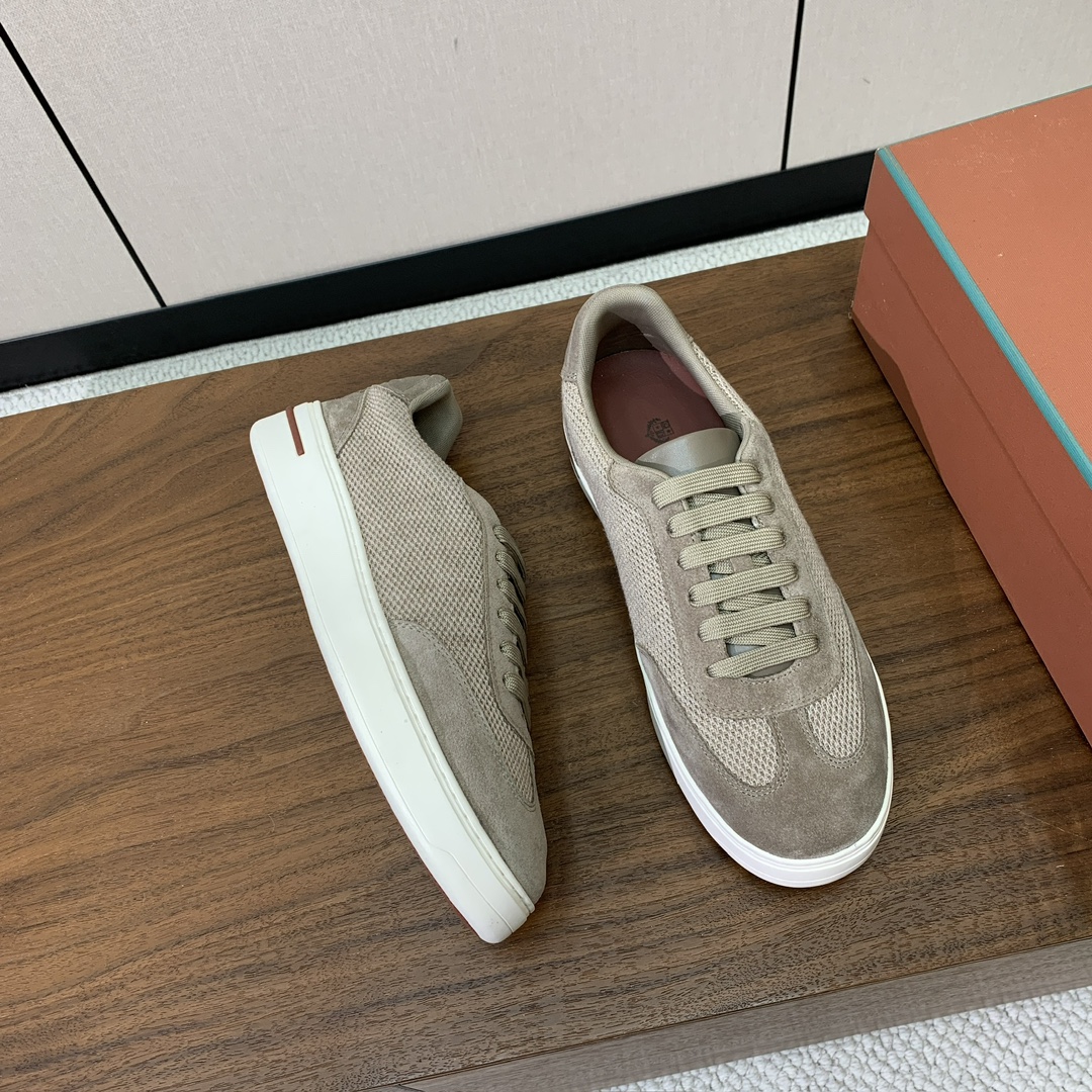 【Loro Piana】男款网面拼接休闲鞋。简约时尚，鞋面采用网面拼接牛反绒。羊皮垫脚。定制橡胶底。码数