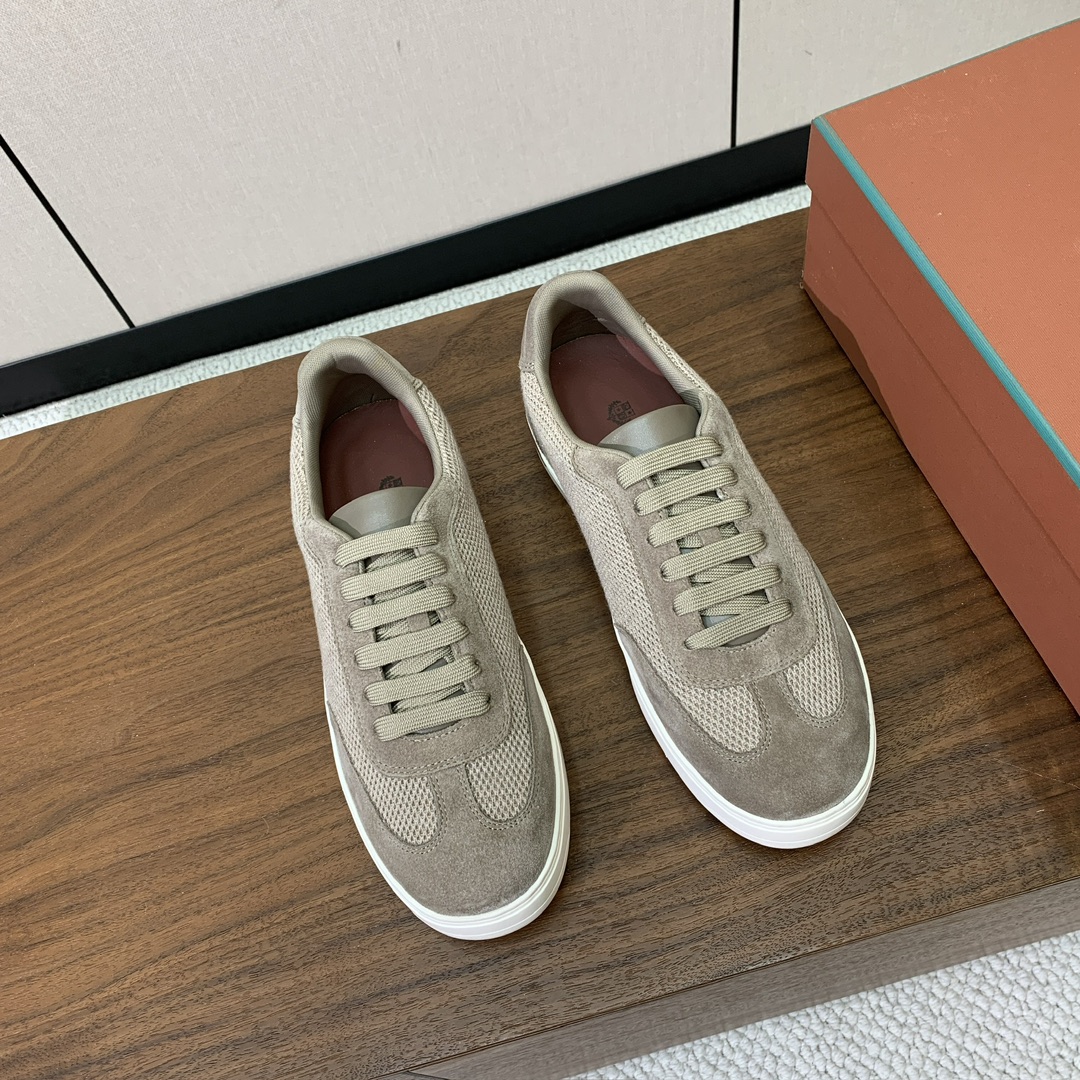 【Loro Piana】男款网面拼接休闲鞋。简约时尚，鞋面采用网面拼接牛反绒。羊皮垫脚。定制橡胶底。码数
