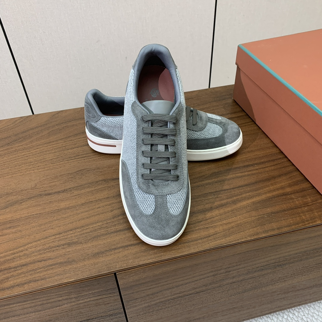【Loro Piana】男款网面拼接休闲鞋。简约时尚，鞋面采用网面拼接牛反绒。羊皮垫脚。定制橡胶底。码数