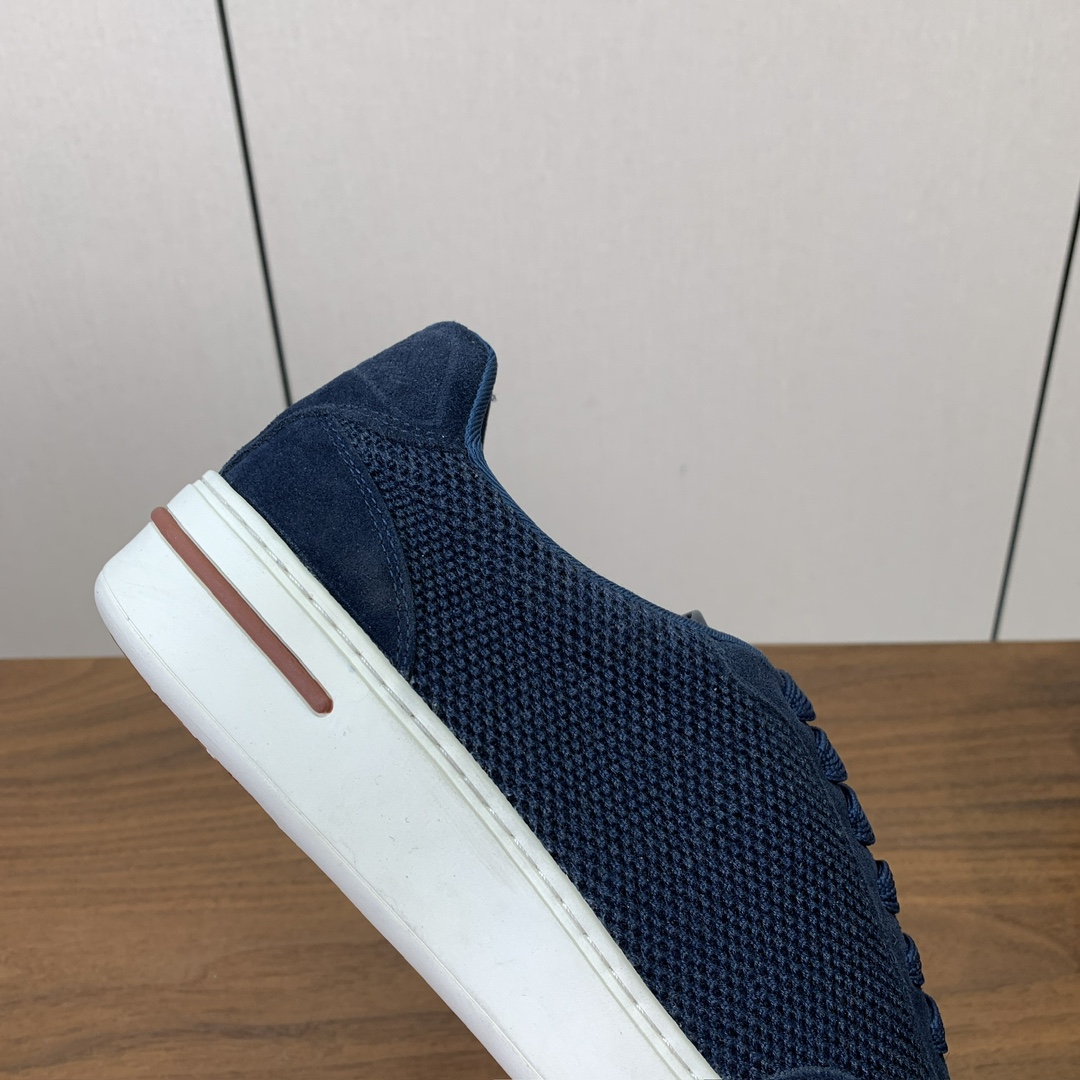 【Loro Piana】男款网面拼接休闲鞋。简约时尚，鞋面采用网面拼接牛反绒。羊皮垫脚。定制橡胶底。码数