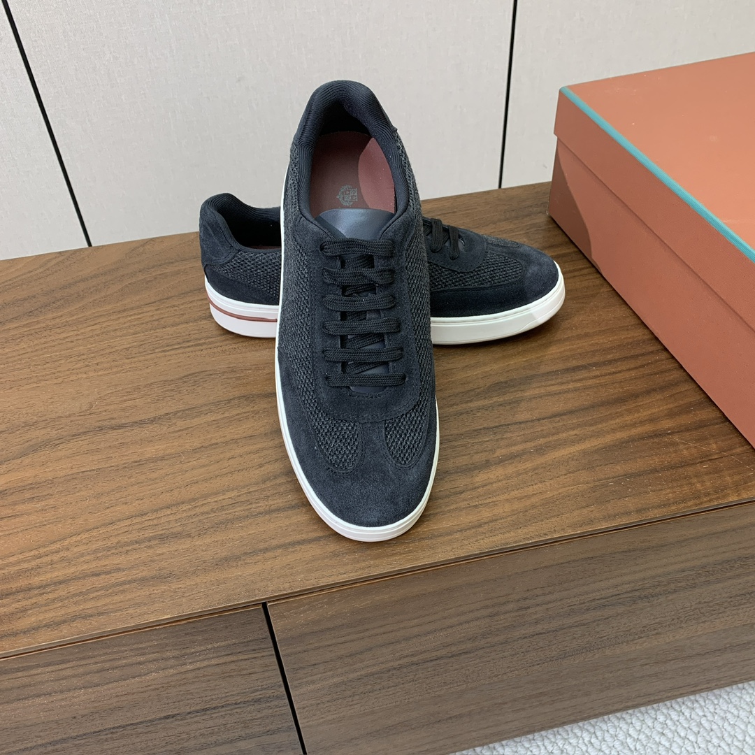 【Loro Piana】男款网面拼接休闲鞋。简约时尚，鞋面采用网面拼接牛反绒。羊皮垫脚。定制橡胶底。码数