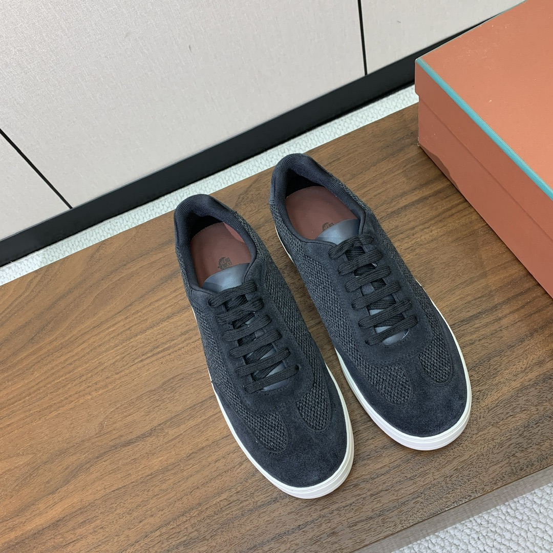 【Loro Piana】男款网面拼接休闲鞋。简约时尚，鞋面采用网面拼接牛反绒。羊皮垫脚。定制橡胶底。码数