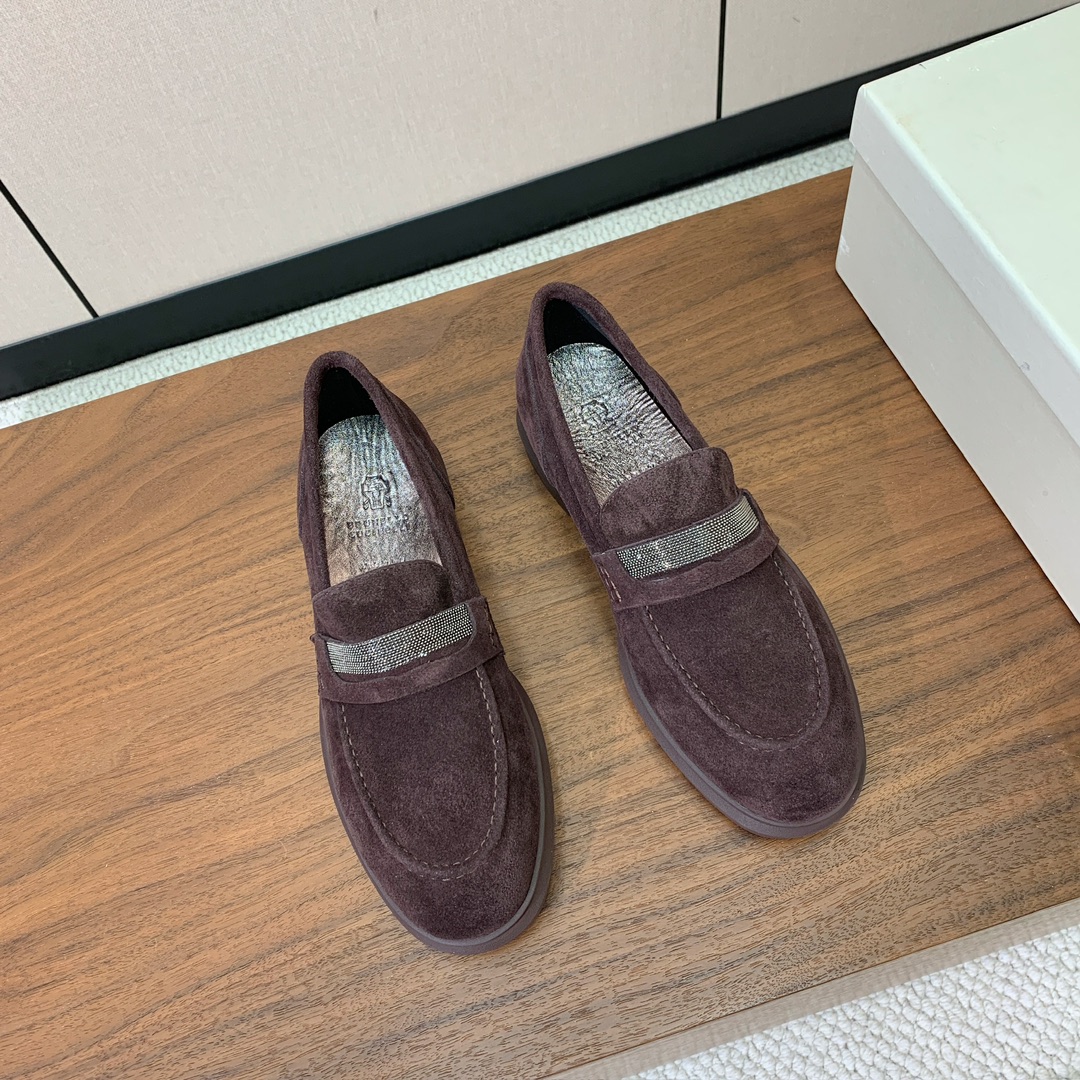 【BRUNELL* CUCINELL*】乐福鞋。经典灵感定义了这款鞋的现代优雅风格。鞋面牛反绒，羊皮内里