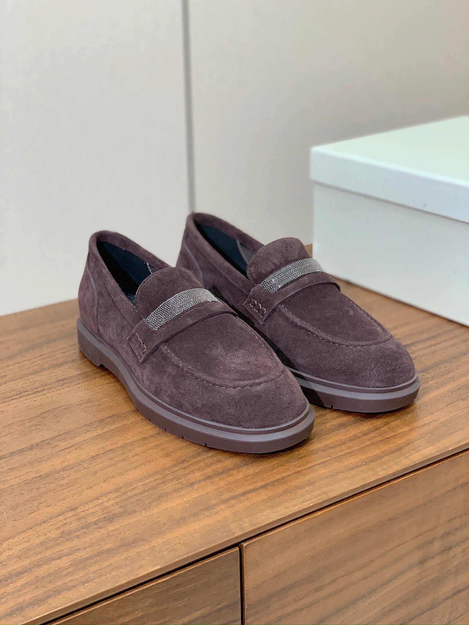 【BRUNELL* CUCINELL*】乐福鞋。经典灵感定义了这款鞋的现代优雅风格。鞋面牛反绒，羊皮内里