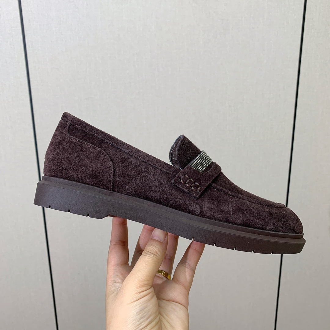 【BRUNELL* CUCINELL*】乐福鞋。经典灵感定义了这款鞋的现代优雅风格。鞋面牛反绒，羊皮内里