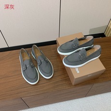 【Christian Loubout*n】情侣款乐富鞋。设计简洁经典,上脚非常舒适百搭!鞋面羊京、牛皮。 【Christian Loubout*n】情侣款乐富鞋。设计简洁经典,上脚非常舒适百搭!鞋面羊京、牛皮。