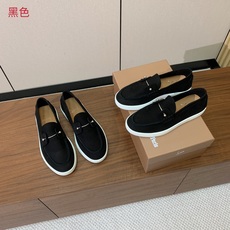 【Christian Loubout*n】情侣款乐富鞋。设计简洁经典,上脚非常舒适百搭!鞋面羊京、牛皮。 【Christian Loubout*n】情侣款乐富鞋。设计简洁经典,上脚非常舒适百搭!鞋面羊京、牛皮。