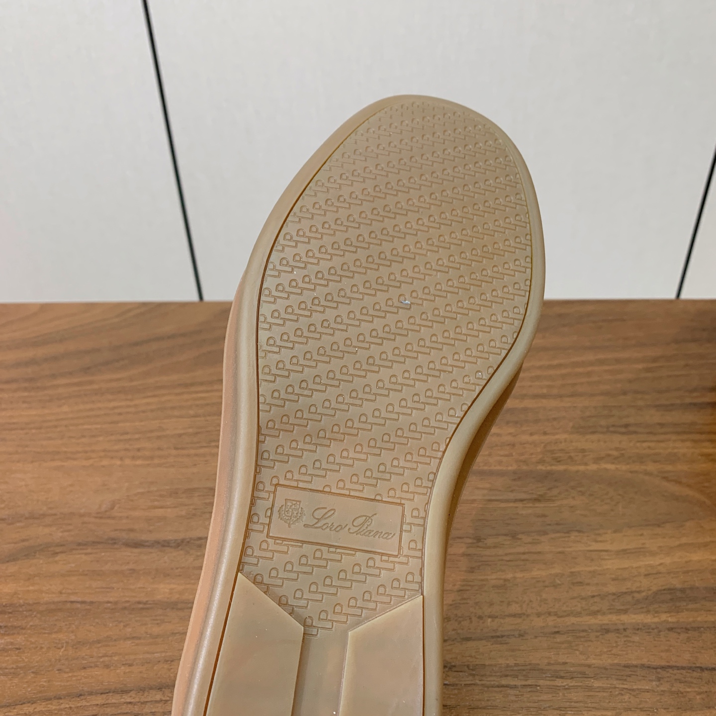 【Loro Piana】拼色德训鞋。简约时尚，鞋面采用牛皮➕定制布料。羊皮内里及垫脚。进口耐磨橡胶成型底