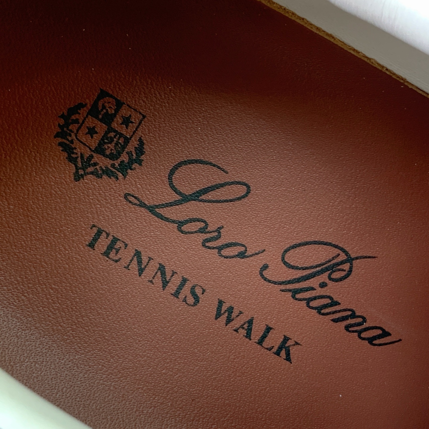 【Loro Piana】拼色德训鞋。简约时尚，鞋面采用牛皮➕定制布料。羊皮内里及垫脚。进口耐磨橡胶成型底