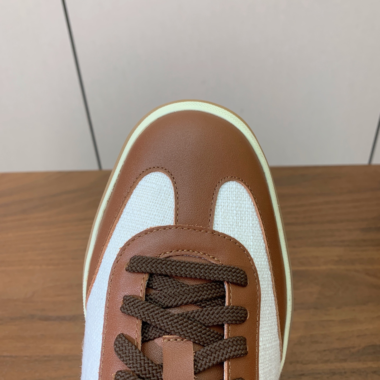 【Loro Piana】拼色德训鞋。简约时尚，鞋面采用牛皮➕定制布料。羊皮内里及垫脚。进口耐磨橡胶成型底