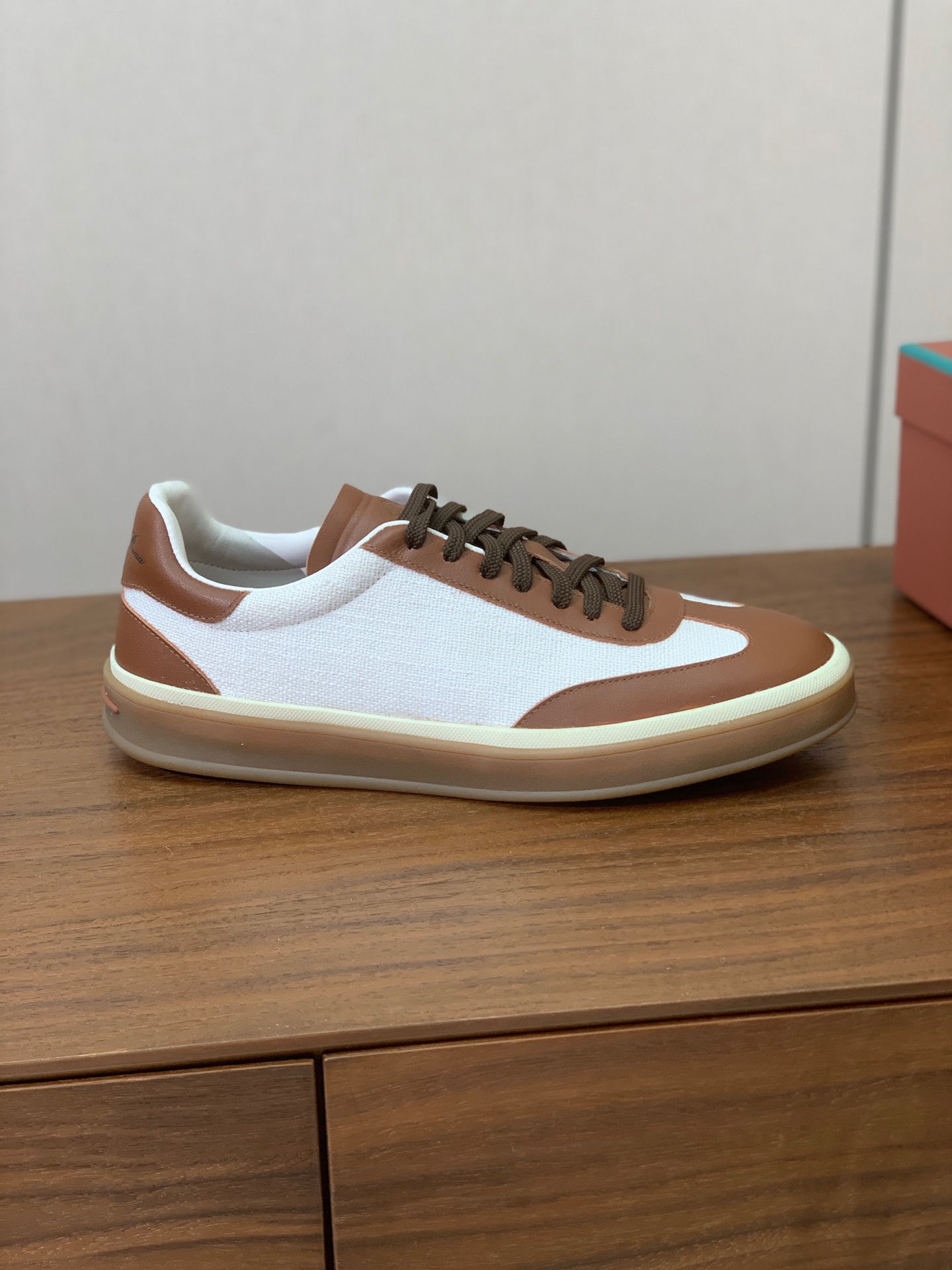 【Loro Piana】拼色德训鞋。简约时尚，鞋面采用牛皮➕定制布料。羊皮内里及垫脚。进口耐磨橡胶成型底