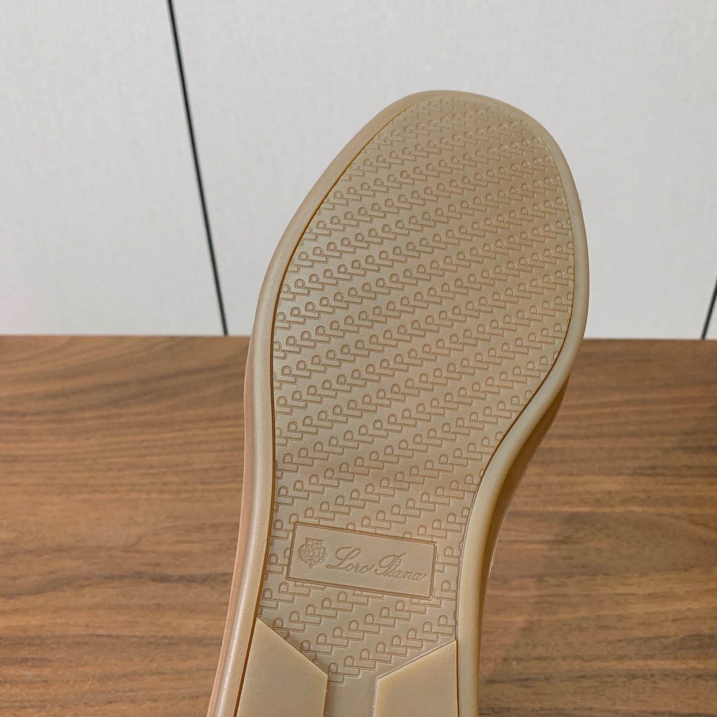 【Loro Piana】拼色德训鞋。简约时尚，鞋面采用牛皮➕定制布料。羊皮内里及垫脚。进口耐磨橡胶成型底