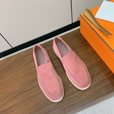 【Herm*s】高版本情侣款乐福鞋。饰有标志性“H Diamant”细节。打造时尚休闲的风格。此款拥有舒适的鞋面,具有很 【Herm*s】高版本情侣款乐福鞋。饰有标志性“H Diamant”细节。打造时尚休闲的风格。此款拥有舒适的鞋面,具有很