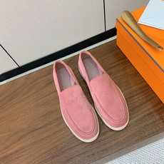【Herm*s】高版本情侣款乐福鞋。饰有标志性“H Diamant”细节。打造时尚休闲的风格。此款拥有舒适的鞋面,具有很 【Herm*s】高版本情侣款乐福鞋。饰有标志性“H Diamant”细节。打造时尚休闲的风格。此款拥有舒适的鞋面,具有很