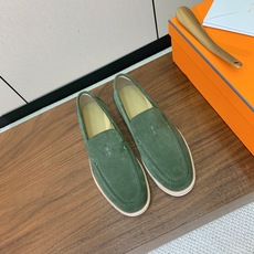 【Herm*s】高版本情侣款乐福鞋。饰有标志性“H Diamant”细节。打造时尚休闲的风格。此款拥有舒适的鞋面,具有很 【Herm*s】高版本情侣款乐福鞋。饰有标志性“H Diamant”细节。打造时尚休闲的风格。此款拥有舒适的鞋面,具有很