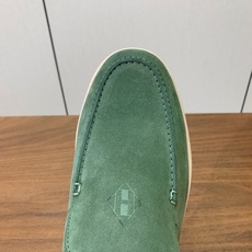 【Herm*s】高版本情侣款乐福鞋。饰有标志性“H Diamant”细节。打造时尚休闲的风格。此款拥有舒适的鞋面,具有很 【Herm*s】高版本情侣款乐福鞋。饰有标志性“H Diamant”细节。打造时尚休闲的风格。此款拥有舒适的鞋面,具有很