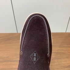【Herm*s】高版本情侣款乐福鞋。饰有标志性“H Diamant”细节。打造时尚休闲的风格。此款拥有舒适的鞋面,具有很 【Herm*s】高版本情侣款乐福鞋。饰有标志性“H Diamant”细节。打造时尚休闲的风格。此款拥有舒适的鞋面,具有很