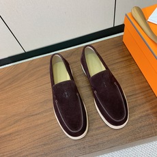 【Herm*s】高版本情侣款乐福鞋。饰有标志性“H Diamant”细节。打造时尚休闲的风格。此款拥有舒适的鞋面,具有很 【Herm*s】高版本情侣款乐福鞋。饰有标志性“H Diamant”细节。打造时尚休闲的风格。此款拥有舒适的鞋面,具有很