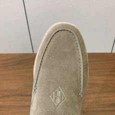 【Herm*s】高版本情侣款乐福鞋。饰有标志性“H Diamant”细节。打造时尚休闲的风格。此款拥有舒适的鞋面,具有很 【Herm*s】高版本情侣款乐福鞋。饰有标志性“H Diamant”细节。打造时尚休闲的风格。此款拥有舒适的鞋面,具有很