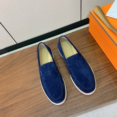 【Herm*s】高版本情侣款乐福鞋。饰有标志性“H Diamant”细节。打造时尚休闲的风格。此款拥有舒适的鞋面,具有很 【Herm*s】高版本情侣款乐福鞋。饰有标志性“H Diamant”细节。打造时尚休闲的风格。此款拥有舒适的鞋面,具有很
