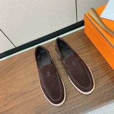 【Herm*s】高版本情侣款乐福鞋。饰有标志性“H Diamant”细节。打造时尚休闲的风格。此款拥有舒适的鞋面,具有很 【Herm*s】高版本情侣款乐福鞋。饰有标志性“H Diamant”细节。打造时尚休闲的风格。此款拥有舒适的鞋面,具有很